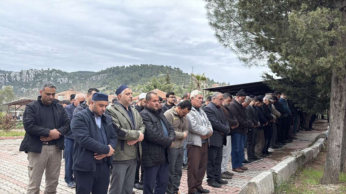 Ekmek parası peşindeyken kaza kurbanı olan 7 kişiye yürek yakan veda 5